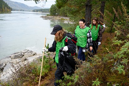 picture: Курорт Сбера провел экосубботник на берегу Катуни