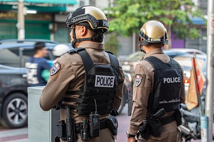 picture: Россиянка рухнула с четвертого этажа на крышу машины в Таиланде