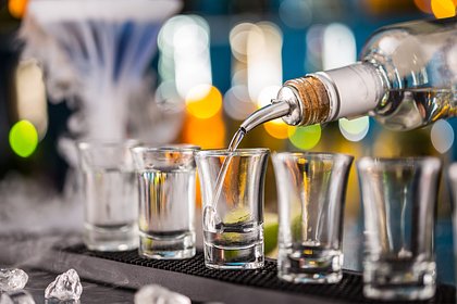 picture: Женщина выпила 14 рюмок текилы и получила за это 26 миллионов рублей