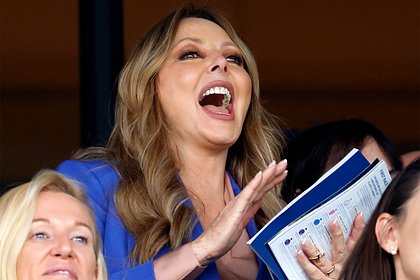 picture: Члены съемочной группы посплетничали о ягодицах ведущей и случайно попали в прямой эфир