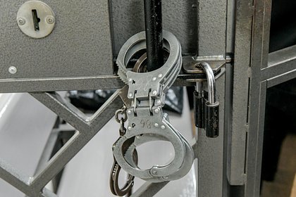 picture: Мужчина два месяца продержал похищенную девушку в машине