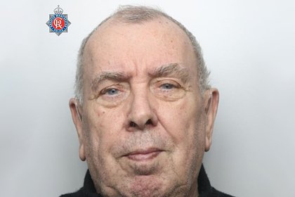 picture: 81-летний мужчина с неизлечимой болезнью напал на женщину ради оплаты похорон