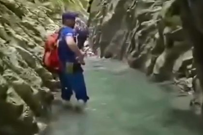 picture: Российскую туристку спасли из ловушки в каньоне реки Куапсе